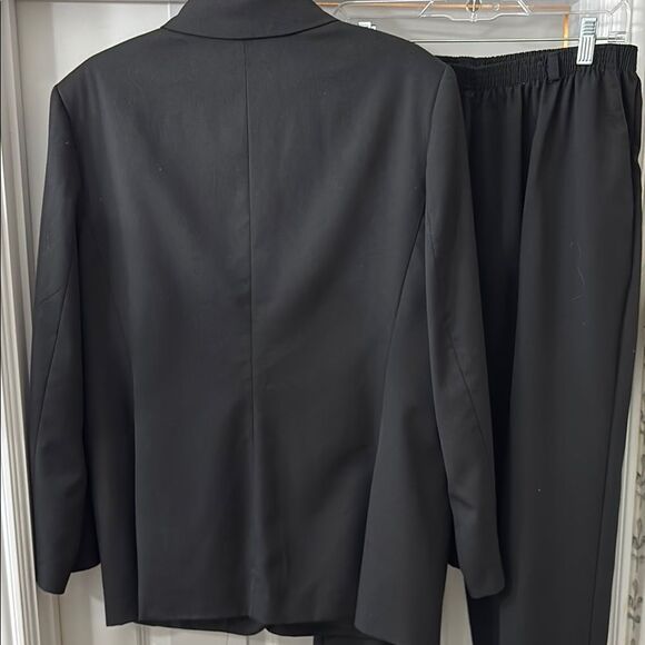 Alfred Dunner Black Suit Set Tailored Elegance - Picture 2 of 11